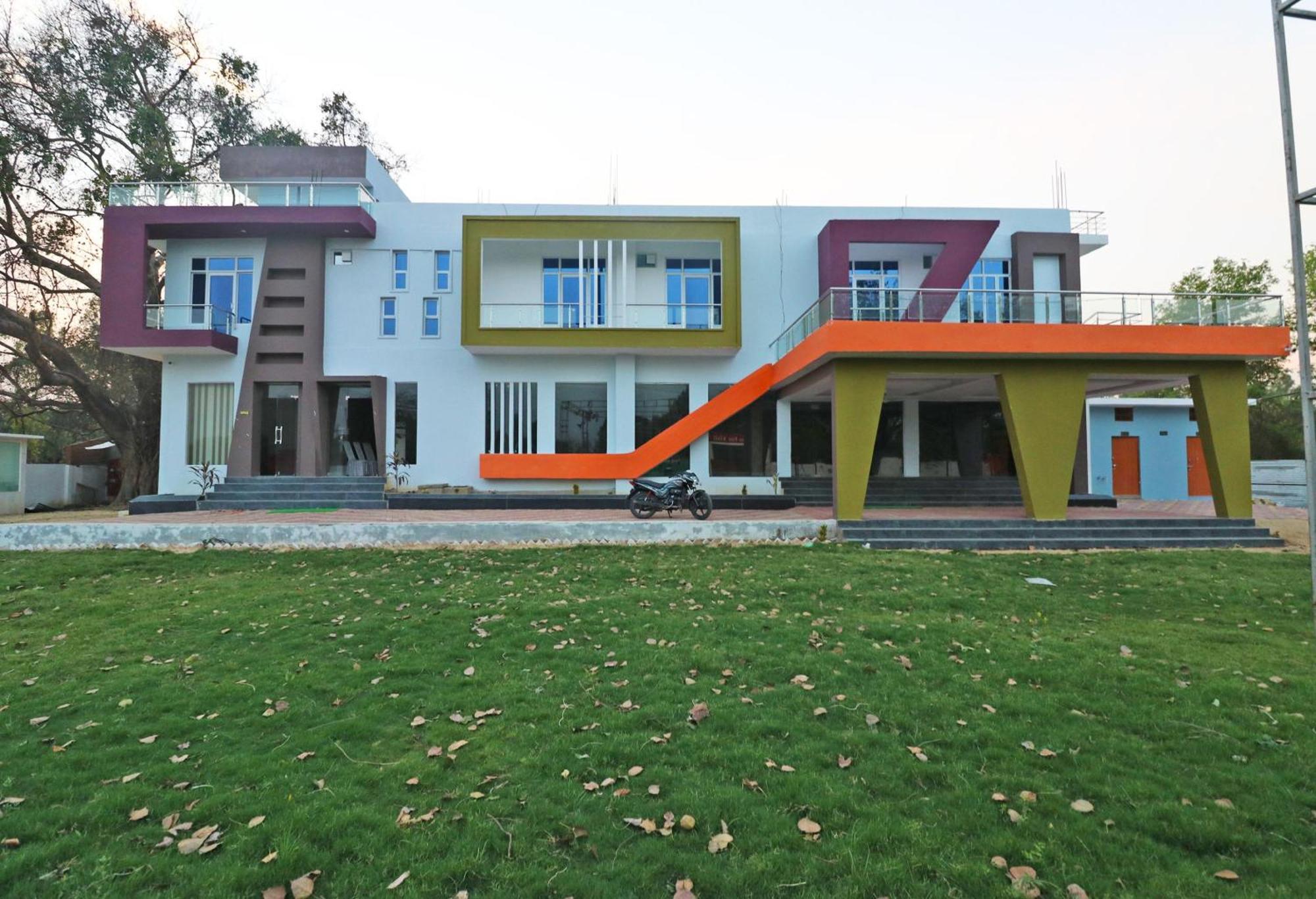 Hotel O Shri Shyam Lawn & Resort Sitapur  Bagian luar foto